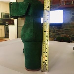 EUC GREEN SUEDE SANDALS-BLOCK HEEL & ANKLE STRAP
